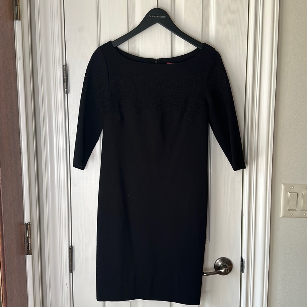 Betsy Johnson boatneck 3/4 sleeve knit black dress. Size 6